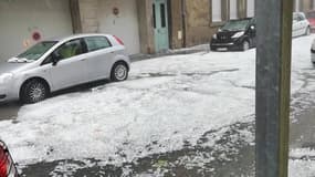 Les rues de Romans sur Isère recouvertes de grêlons - Témoins BFMTV