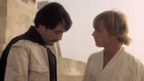 Garrick Hagon et Mark Hamill, dans une scène coupée de l'épisode IV de la saga "Star Wars".