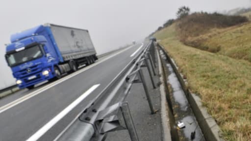 Cinq Français dont trois mineurs, tous d'une même famille, ont trouvé la mort dans un choc frontal de leur voiture avec un camion dans le nord de l'Espagne, à environ 90 kilomètres de Bilbao