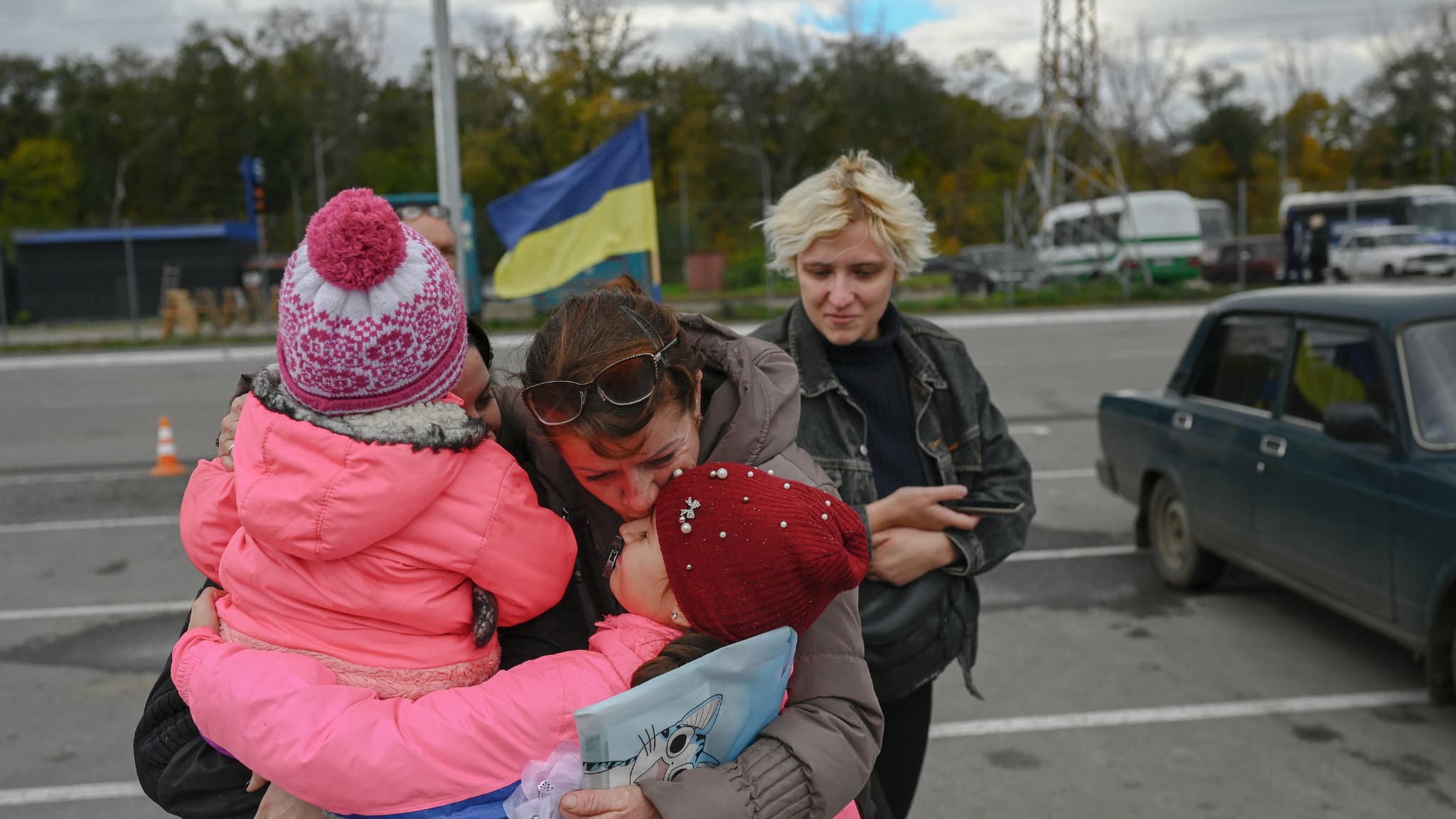Nastolatki opowiadają o wydarzeniach związanych z deportacją przez Rosjan i rekrutacją ukraińskich dzieci