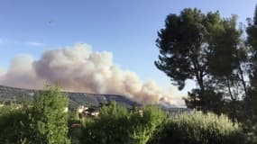 Incendie de forêt en cours près d'Aubagne - Témoins BFMTV
