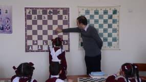 Cours de jeu d'échecs en Arménie.