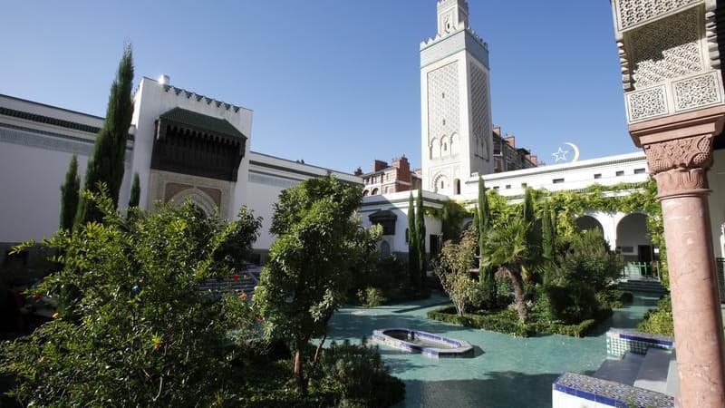 La Grande Mosquée de Paris a annoncé que le mois de jeûne du ramadan s'achevait mercredi soir pour les musulmans de France.