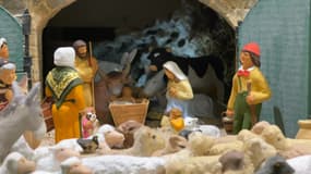 La crèche de Salon-de-Provence où est représentée une scène de la nativité.