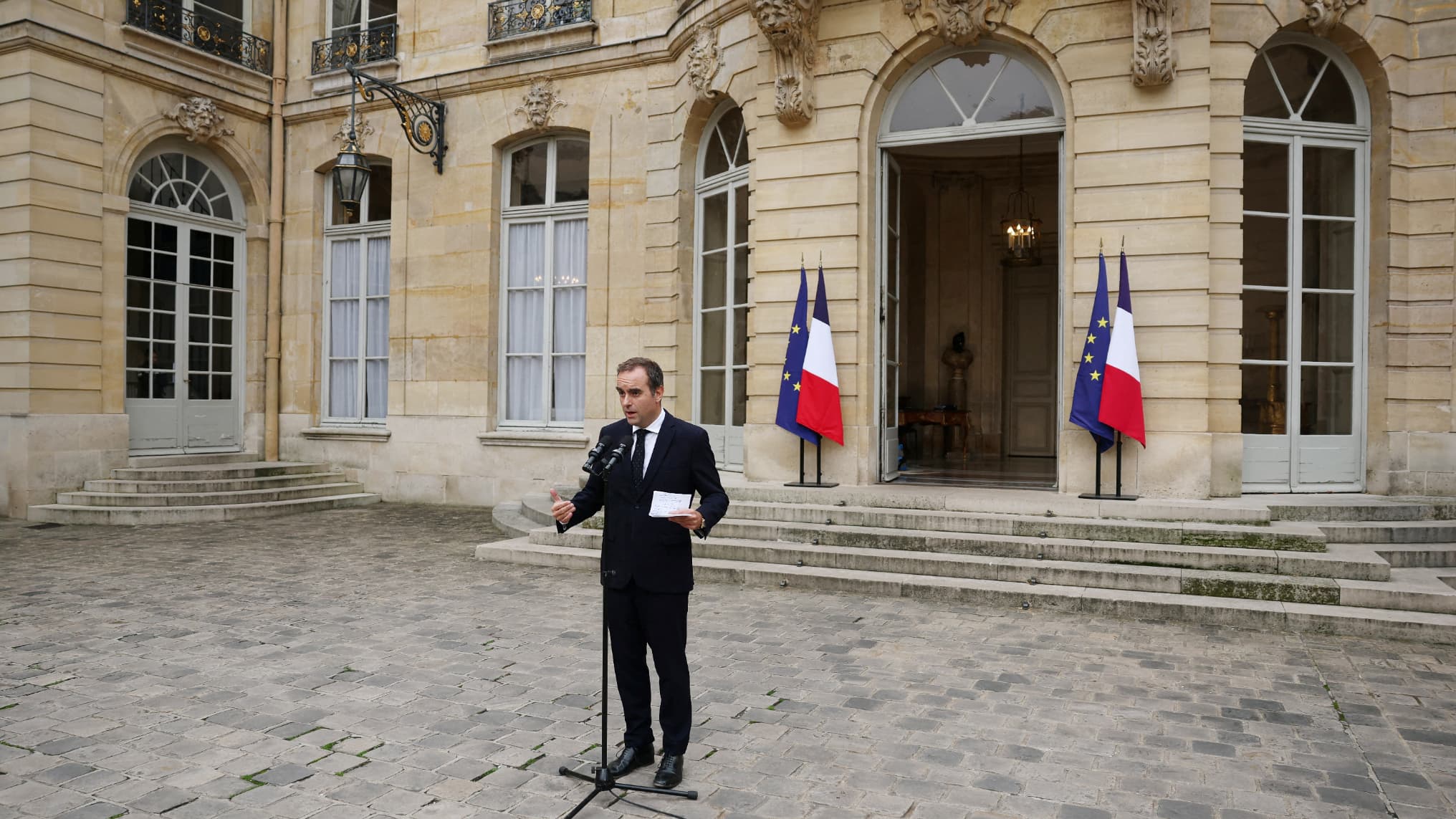 SÉBASTIEN LECORNU DÉPLORE "LES APPÉTITS PARTISANS" LORS DE LA COMPOSITION DU GOUVERNEMENT QUI ONT CONDUIT À SA DÉMISSION