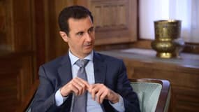 Photo fournie par l'agence SANA du président syrien Bachar al-Assad , le 17 avril 2015 à Damas, lors d'un entretien