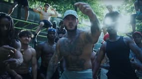 Le clip "2CB" du rappeur Tovaritch a été fortement condamné pour ses paroles homophobes.