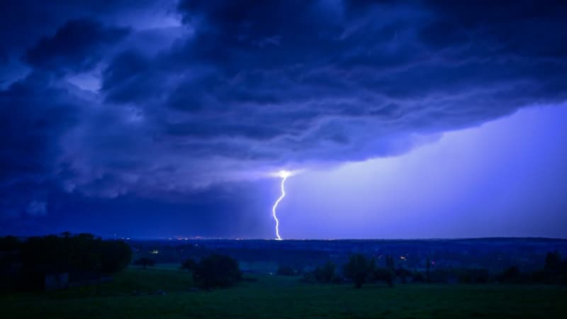 Orages: plus de 33.000 éclairs et impacts de foudre en France ce jeudi 17...