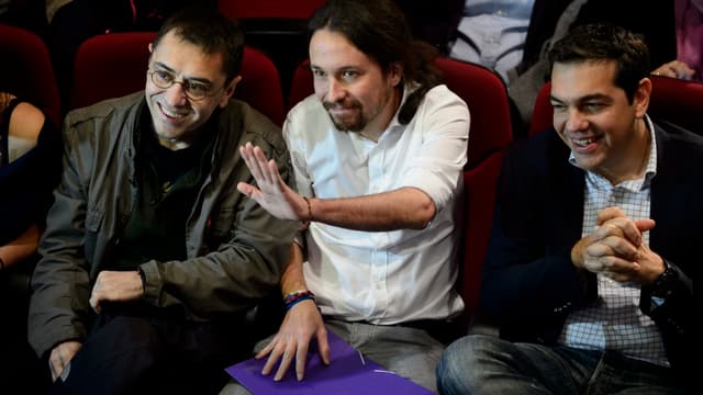 Les leaders du parti de gauche radicale espagnole Podemos, Juan Carlos Monedero et Pablo Iglesias, avec le leader de Syriza avant son arrivée au pouvoir, Alexis Tsipras.