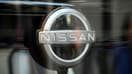 Le logo de Nissan sur une voiture, le 17 janvier 2023 