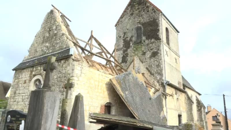Pas-de-Calais: le toit de l'église de Clerques arraché par la tempête Eunice