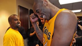 Kanye West (en arrière-plan) et Kobe Bryant