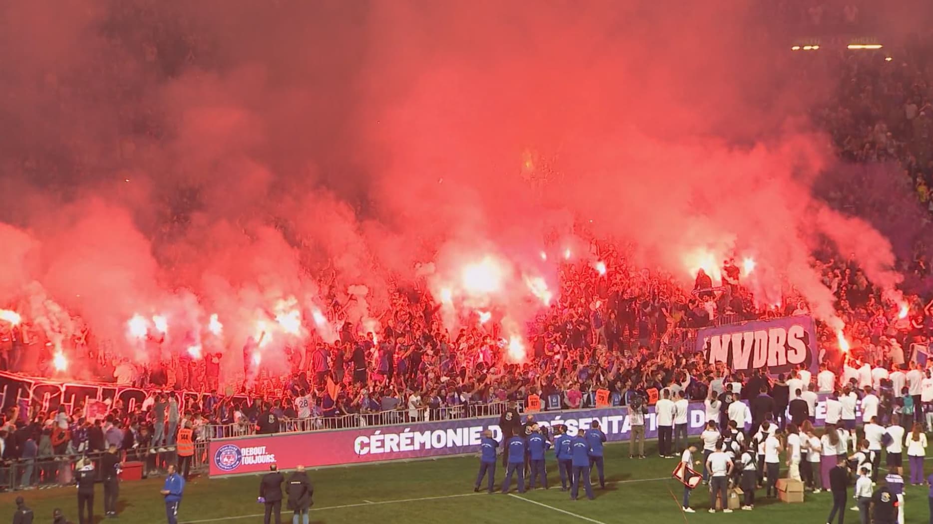 Les fumigènes au Stadium Les fumigènes au Stadium