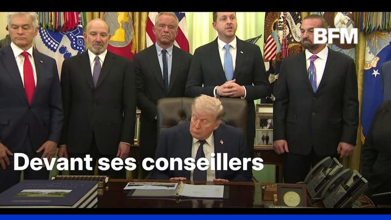 Donald Trump lutte contre le sommeil lors d'un point-presse