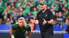 Faf De Klerk et le sélectionneur Jacques Nienaber pendant un match du Mondial 2023