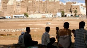 Dix hommes ont été fouettés en public par des membres d'Al-Qaïda dans le sud-est du Yémen, un signe de l'influence croissante du groupe extrémiste dans cette région
