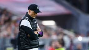 Thomas Tuchel, tête basse sur la pelouse de l'Allianz Arena, le 30 mars 2024.