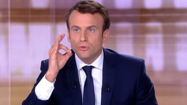 Emmanuel Macron lors de son débat face à Marine Le Pen, le 3 mai.