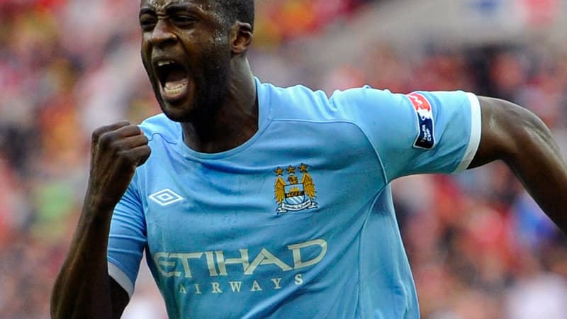 Carte à Collectionner Futera - Yaya Touré Tribute Memorabilia Relic 17/24