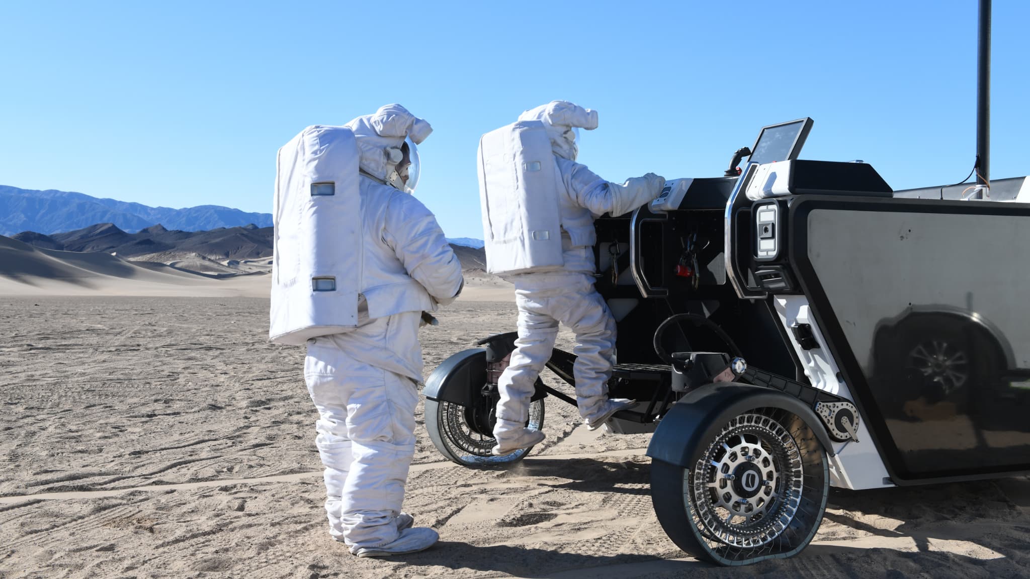 Conçu par les sociétés Venturi et AstroLab, le rover FLEX peut fonctionner avec ou sans astronautes.