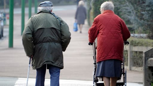 Un couple de personnes âgées, à Cesson-Sévigné le 1er mars 2012 (Photo d'illustration)
