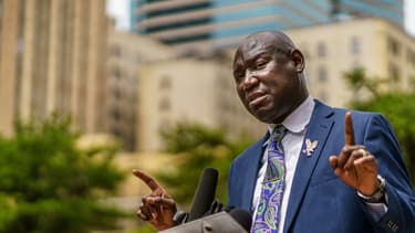 L'avocat Ben Crump fait une déclaration devant le tribunal fédéral de Minneapolis, le 15 juillet 2020 dans le Minnesota (Photo d'illustration)
