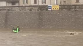 Des engins de BTP pris au piège dans le Gardon d’Anduze - Témoins BFMTV