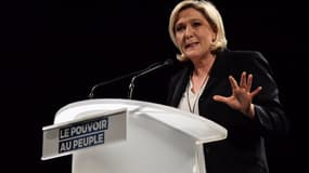 Marine Le Pen, cheffe du Rassemblement National, lors d'un discours  à Roquevaire (Bouches-du-Rhône).