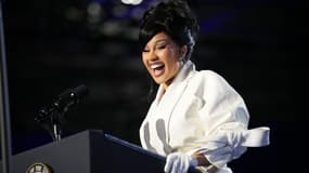 La rappeuse Cardi B, lors d'un meeting pour soutenir Kamala Harris à la présidentielle, dans le Wisconsin, le 1er novembre 2024