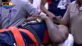 Paul George se brise la jambe en deux, en plein match de basket