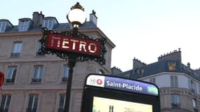 Une station de la ligne 4 du métro à Paris (illustration).