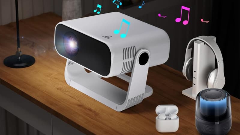 Soirées cinéma en plein air : le vidéoprojecteur intelligent et abordable que vous allez adorer installer dans votre jardin