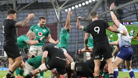 Les Irlandais célèbrent un essai inscrit face aux Blacks