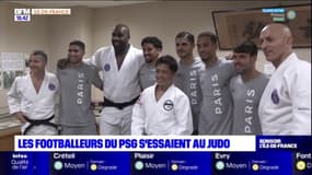 Les footballeurs du PSG s'essaient au judo avec Teddy Riner