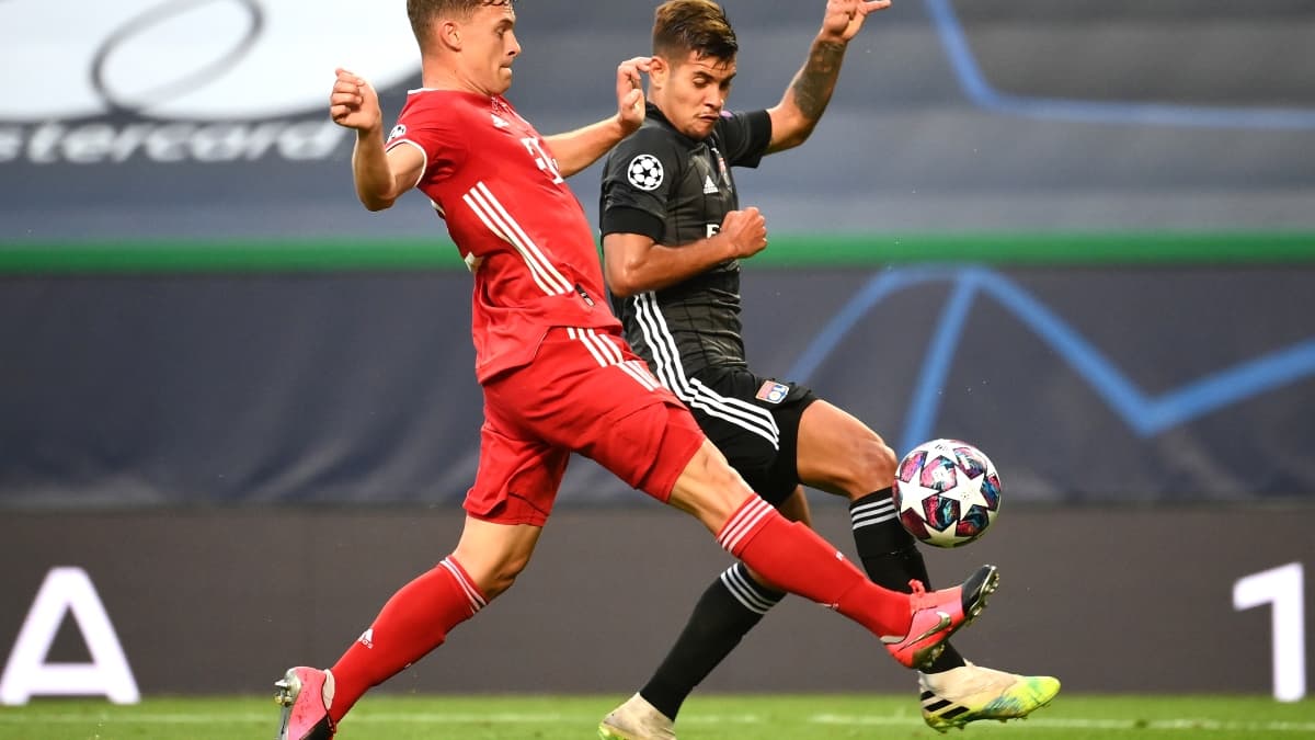 Bruno Guimaraes (en noir) au duel avec Joshua Kimmich lors de la demi-finale de la Ligue des champions face au Bayern Munich en août 2020 Bruno Guimaraes (en noir) au duel avec Joshua Kimmich lors de la demi-finale de la Ligue des champions face au Bayern Munich en août 2020