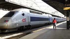 La SNCF change de prestataire pour sa restauration à bord des trains TGV et Intercités.