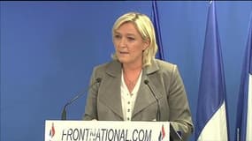 Départementales: Valls est "un petit politicien médiocre", selon Marine Le Pen