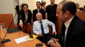 Noam Shalit, le père de Gilad Shalit, dans une salle d'audience de la Cour suprême d'Israël, à Jérusalem. Selon une source israéelienne autorisée, la Cour suprême d'Israël a donné lundi soir son feu vert à l'échange de prisonniers avec le Hamas qui doit a