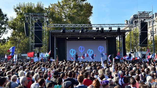Discours de Jean-Luc Mélenchon place de la République, à Paris, le 23 septembre 2017