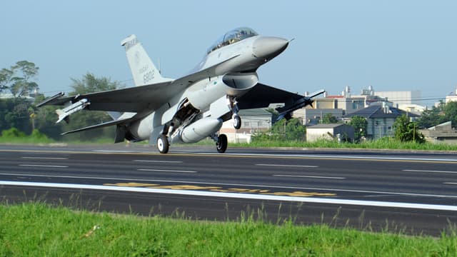 Chasseur F-16 au décollage à Taïwan, le 16 septembre 2014. (Illustration)