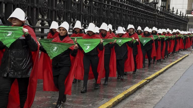 Des manifestantes pour la légalisation de l'avortement devant le Congrès national le 25 juillet dernier à Buenos Aires en Argentine.