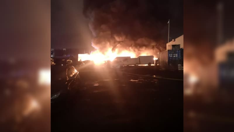 Val-d'Oise: une soixantaine de voitures calcinées lors d'un incendie à Groslay