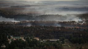 Vue aérienne des dégâts provoqués par les incendies de forêts près de Landiras, dans le sud-ouest de la France, le 29 juillet 2022