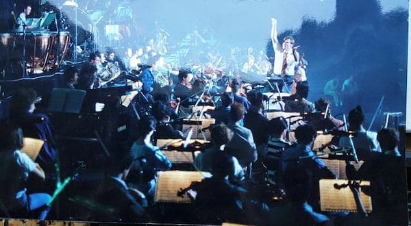 L'Orchestre Symphonique d'Eruope lors du concert de Johnny Hallyday de 1989 à Bercy.