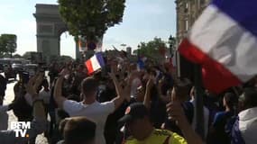 Les supporters des Bleus laissent éclater leur joie sur les Champs-Élysées !