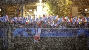 Des spectateurs lors de la cérémonie d'ouverture des JO à Paris le 26 juillet 2024