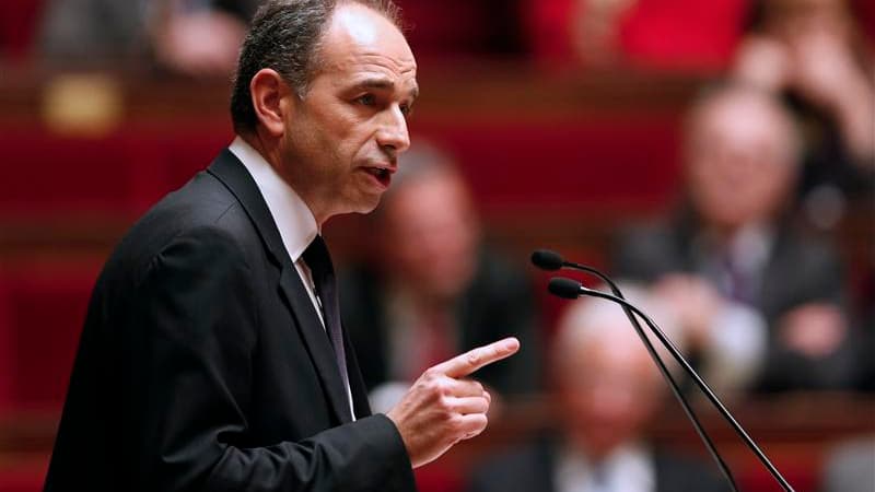 Le président de l'UMP Jena-François Copé a exhorté dimanche le président François Hollande à rompre avec l'extrême-gauche, après une nouvelle charge du dirigeant du Front de gauche Jean-Luc Mélenchon contre le ministre de l'Economie, Pierre Moscovici. /Ph
