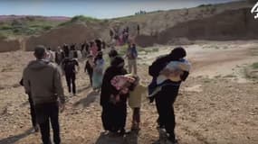 Des femmes et des enfants s'échappent de la zone contrôlée par l'Etat islamique