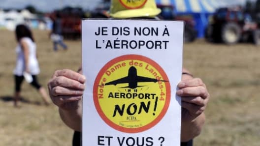 Un manifestant contre le projet d’aéroport à Notre-Dame-des-Landes le 3 août 2013.