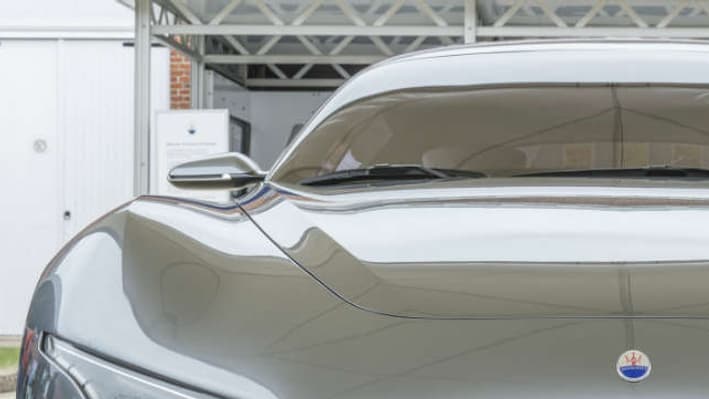 L'Alfieri a marqué les esprits par son design qui a donné une vraie modernité au constructeur italien.